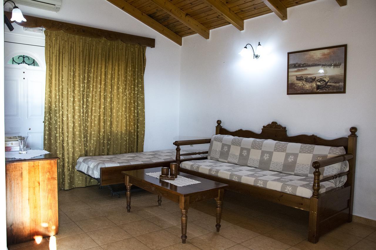 Plakalona Apartments Exopoli Luaran gambar