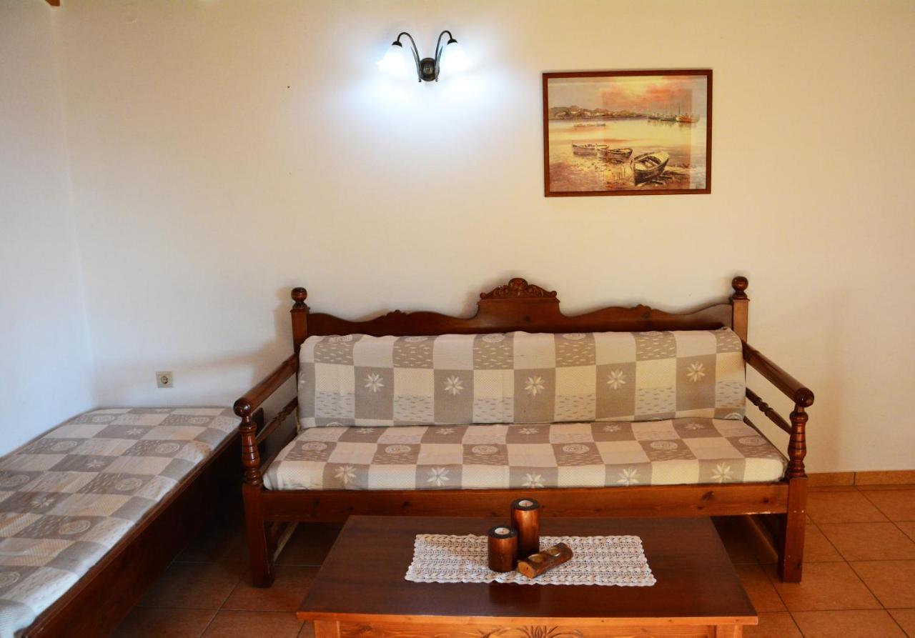 Plakalona Apartments Exopoli Luaran gambar